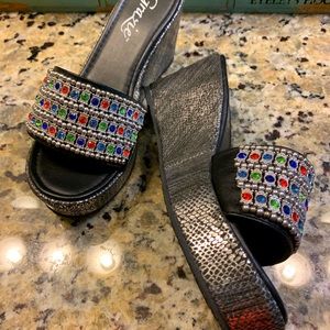 GRAZIE Bejeweled Platform Slide Wedge Sandals Sz 8